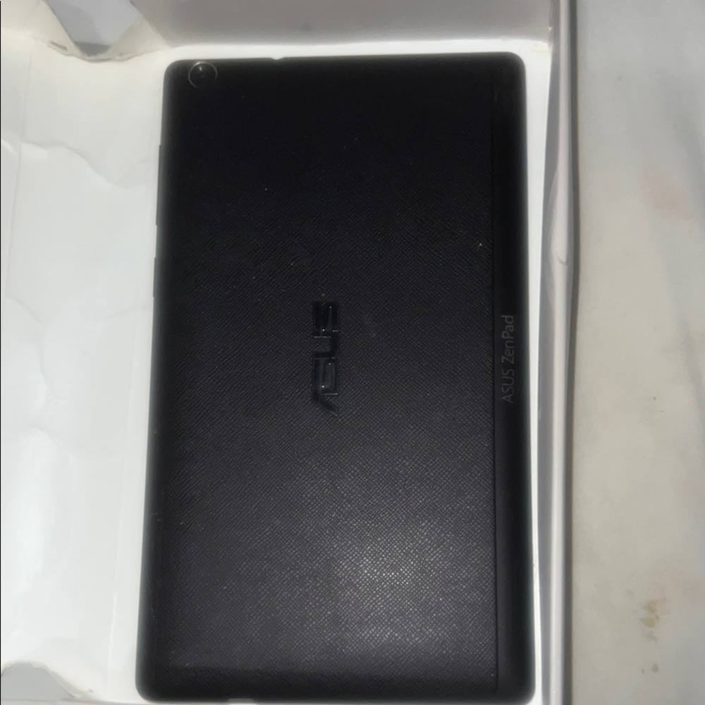 ASUS Red Tablet Modern Design Vibrant Display - Picture 4 of 5